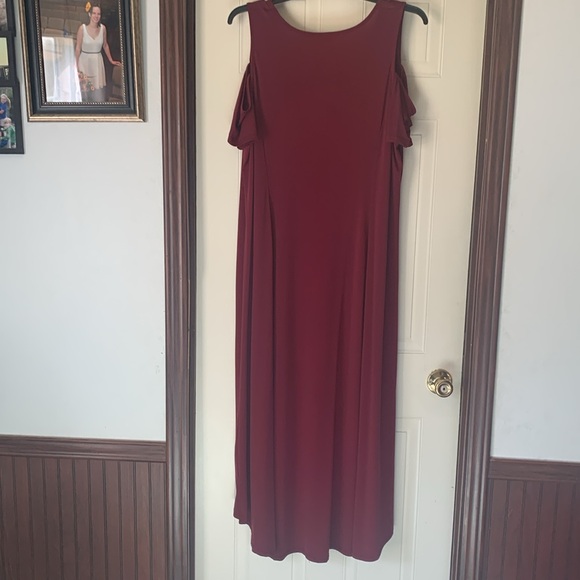 Dress - Picture 2 of 2